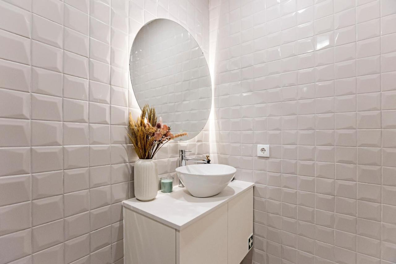 31 Janeiro 157 - Stylish 1Br W/ Ac & Balcony By Lovelystay ปอร์โต ภายนอก รูปภาพ